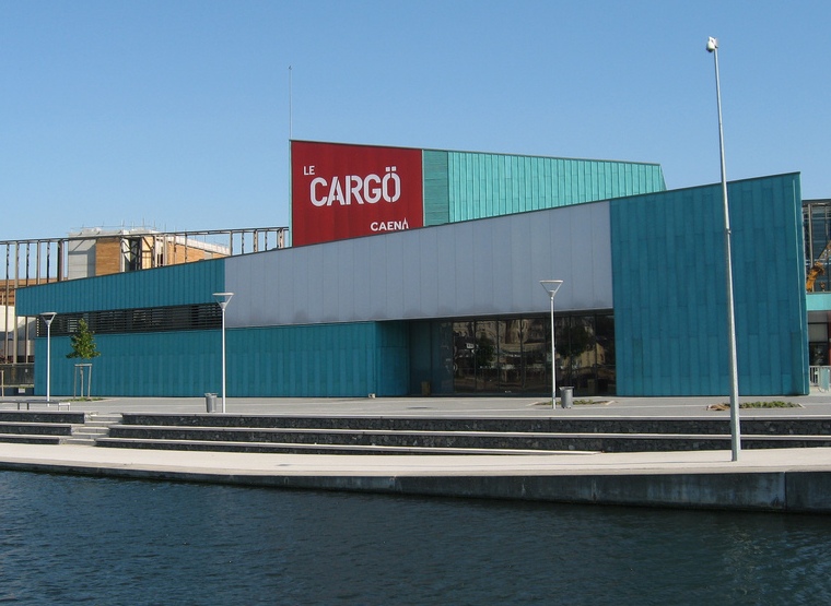 Caen_cargo_chenal[1].jpg